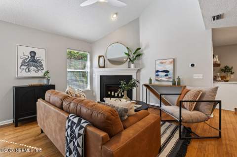 725 11th Avenue, Jacksonville Beach FL - photo 16 of 103