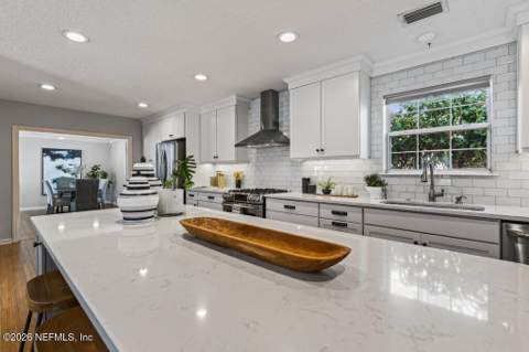 725 11th Avenue, Jacksonville Beach FL - photo 21 of 103