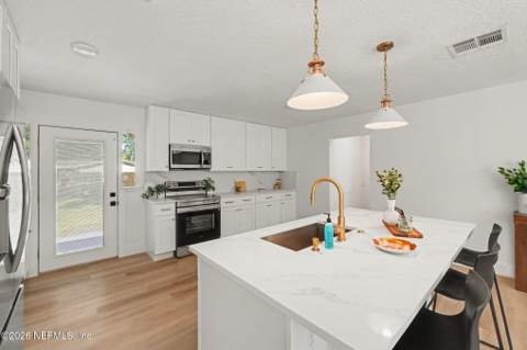 4639 Martingale Road, Jacksonville FL - photo 8 of 25
