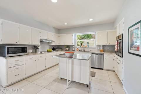 6715 Madrid Avenue, Jacksonville FL - photo 18 of 46