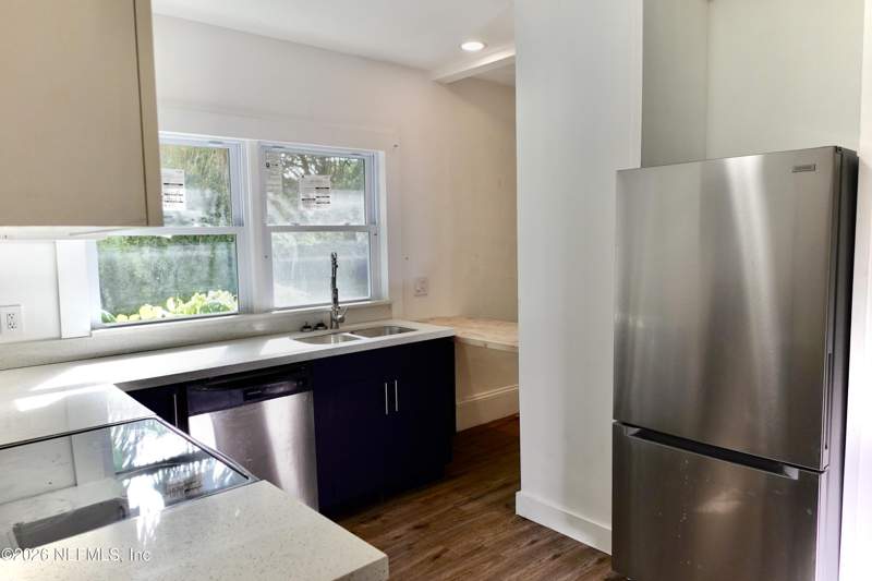 3 bedroom Single Family Residence at 725 W 16th Street, Brunsons, Jacksonville — photo 2
