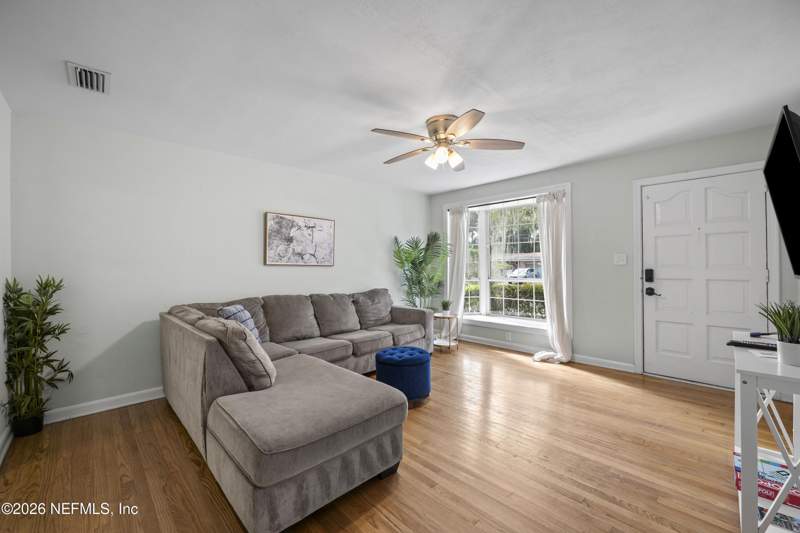 4 bedroom Single Family Residence at 8633 Emerald Isle Circle, Killarney Shores, Jacksonville — photo 3