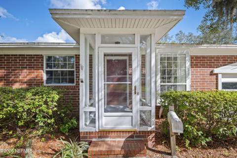 8633 Emerald Isle Circle, Jacksonville FL - photo 11 of 53