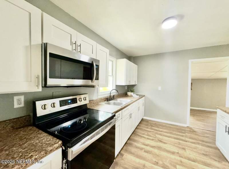 3 bedroom Single Family Residence at 5514 Green Forest Drive, Oak Hill Manor, Jacksonville — photo 3