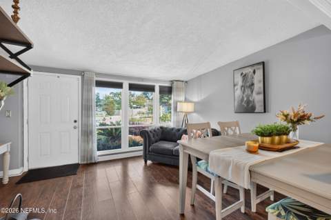 3048 Lorman Drive, Jacksonville FL - photo 6 of 85