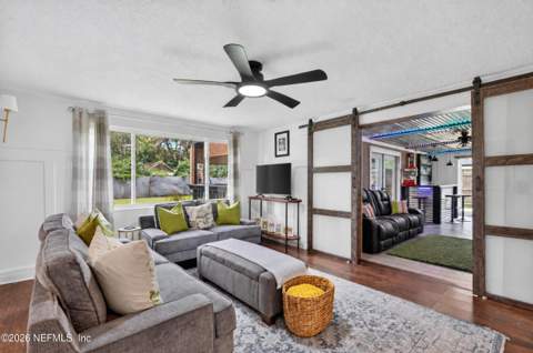 3048 Lorman Drive, Jacksonville FL - photo 16 of 84