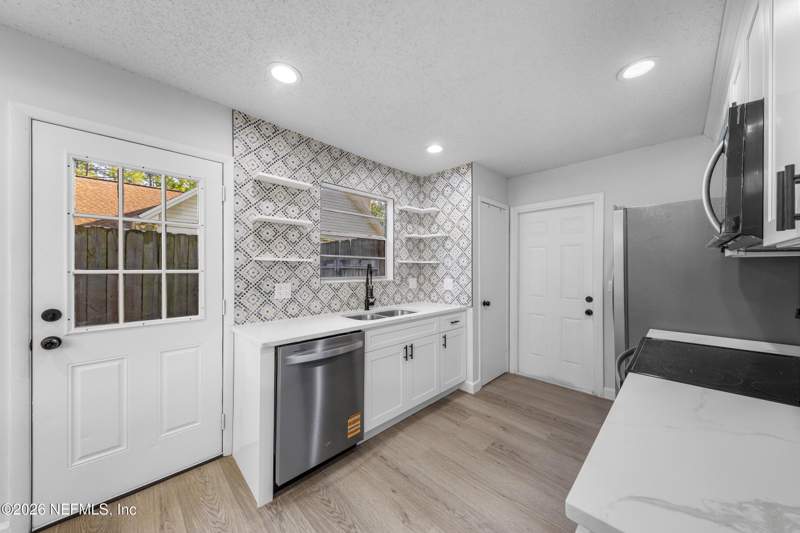 3 bedroom Single Family Residence at 10644 La Mancha Avenue, Southwood, Jacksonville — photo 3