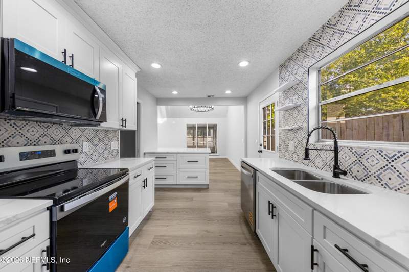 3 bedroom Single Family Residence at 10644 La Mancha Avenue, Southwood, Jacksonville — photo 4