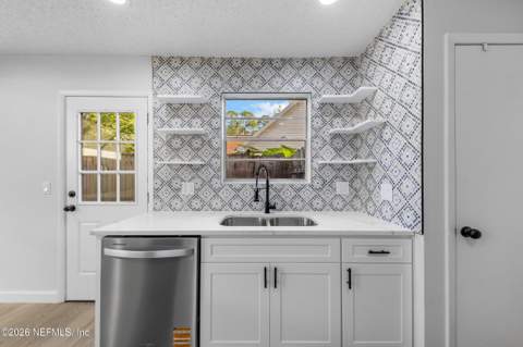 10644 La Mancha Avenue, Jacksonville FL - photo 12 of 30