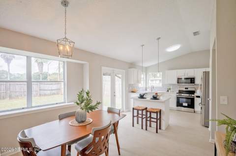7838 Moss Pointe Trail, Jacksonville FL - photo 7 of 38