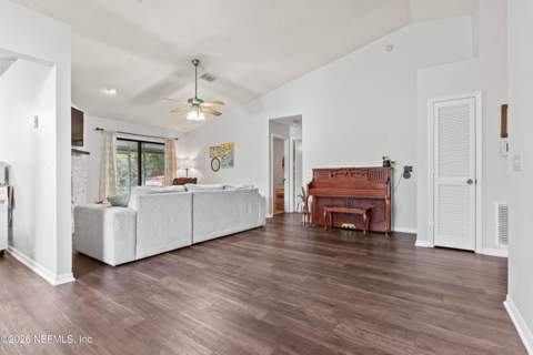 4759 Riverine Drive, Jacksonville FL - photo 7 of 24