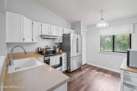 4759 Riverine Drive, Jacksonville FL - photo 12 of 24