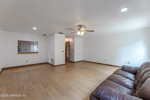 12057 Cobblewood Lane, Jacksonville FL - photo 11 of 39