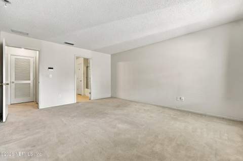 1204 Summit Oaks Drive, Jacksonville FL - photo 15 of 45