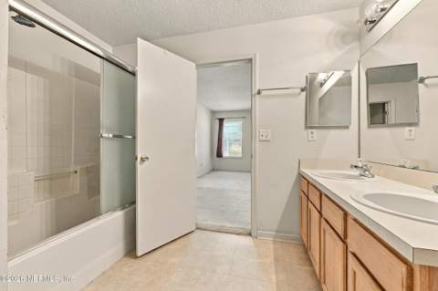 1204 Summit Oaks Drive, Jacksonville FL - photo 19 of 45