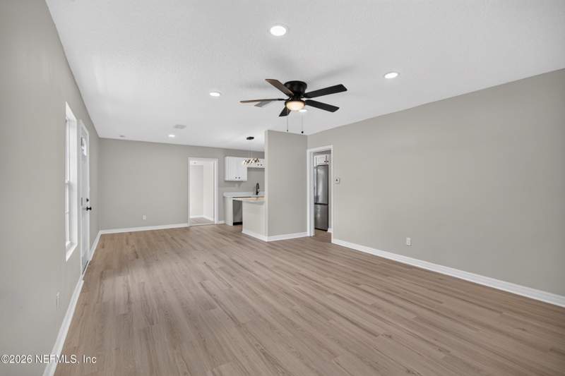 4 bedroom Single Family Residence at 3751 Pizarro Road, San Jose Replat, Jacksonville — photo 4