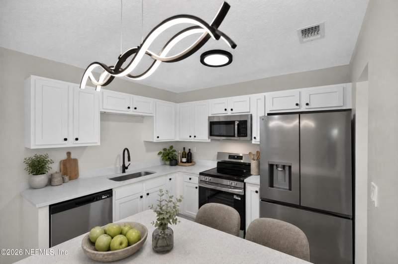 4 bedroom Single Family Residence at 3751 Pizarro Road, San Jose Replat, Jacksonville — photo 5