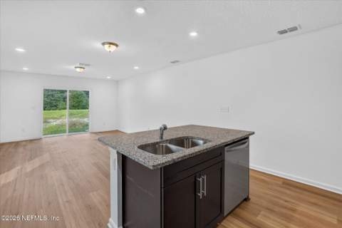 1314 Ellis Road, Jacksonville FL - photo 11 of 34