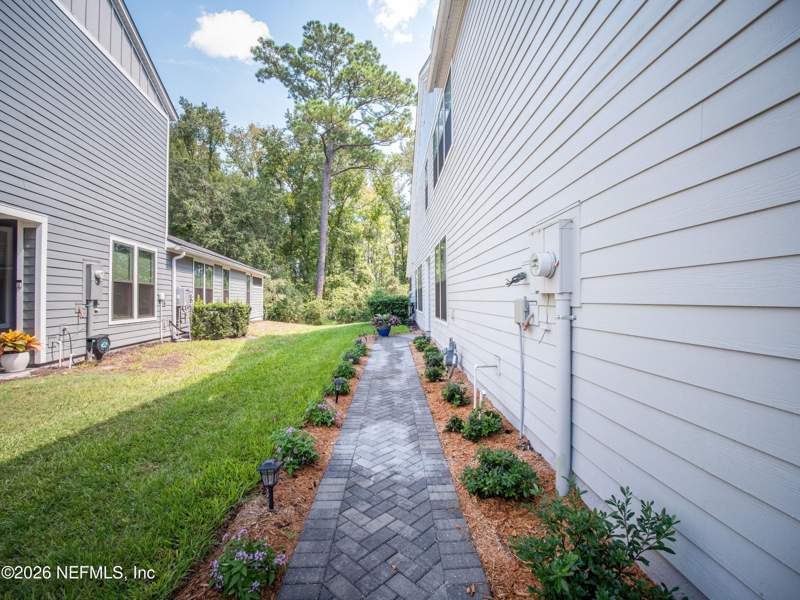 4 bedroom Single Family Residence at 10071 Filament Boulevard, Edison East Villas, Jacksonville — photo 4