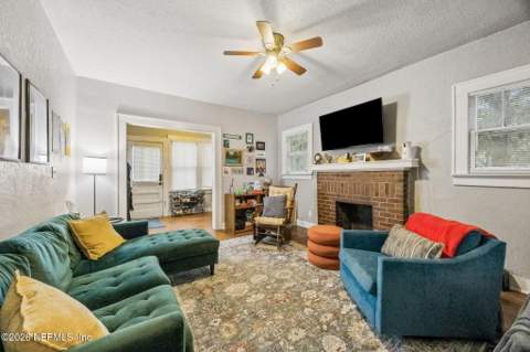 2987 Collier Avenue, Jacksonville FL - photo 7 of 38