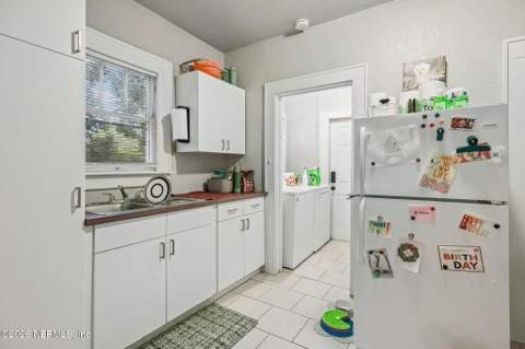2987 Collier Avenue, Jacksonville FL - photo 8 of 38
