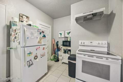 2987 Collier Avenue, Jacksonville FL - photo 9 of 38