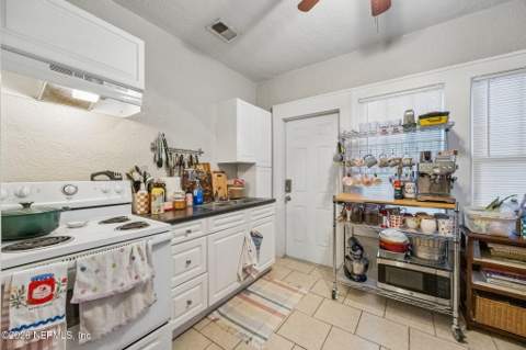 2987 Collier Avenue, Jacksonville FL - photo 17 of 38