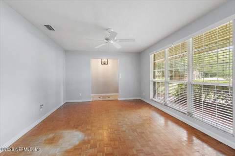 6391 Tintern Circle, Jacksonville FL - photo 8 of 33