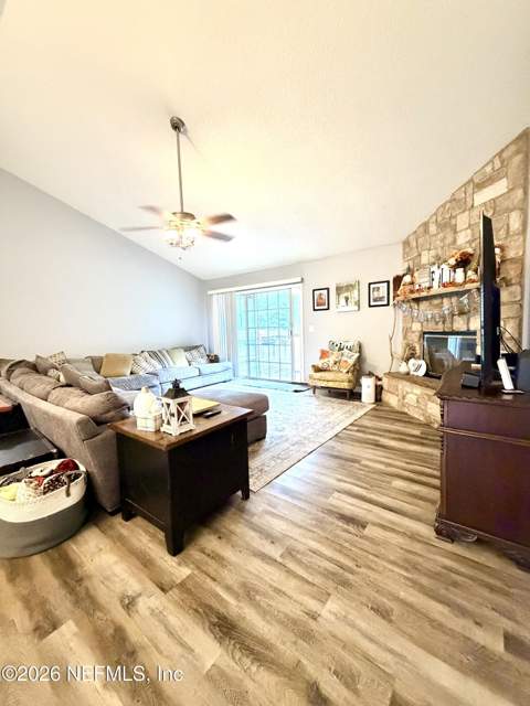 8189 Kilwinning Lane, Jacksonville FL - photo 7 of 27