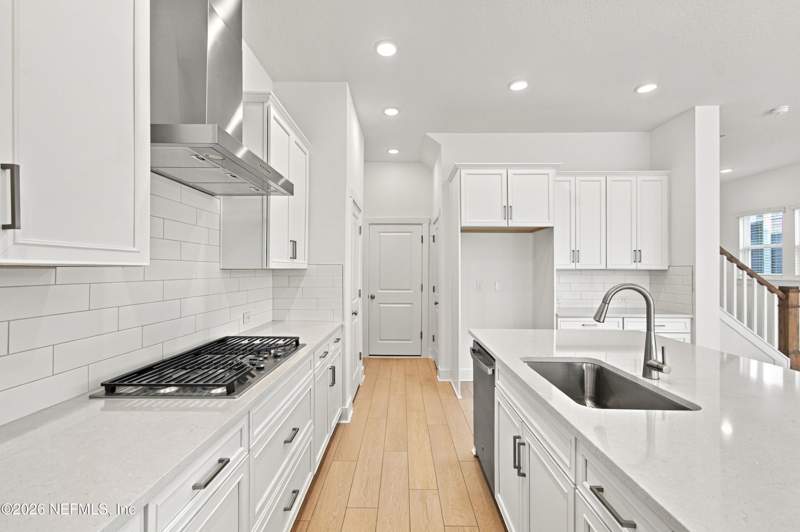 3 bedroom Townhouse at 10272 Mineral Road, Kettering at eTown, Jacksonville — photo 5