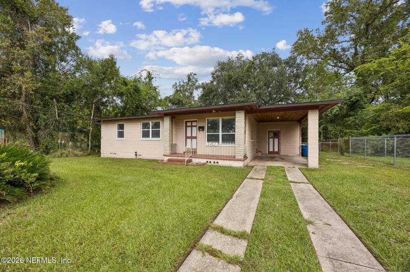 3 bedroom Single Family Residence at 2457 Broward Road, Highlands, Jacksonville — photo 3