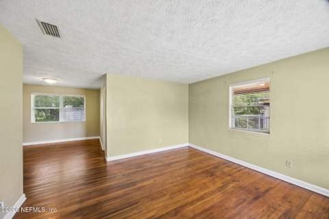 2457 Broward Road, Jacksonville FL - photo 6 of 35