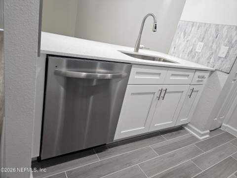 3270 Ricky Drive #202, Jacksonville FL - photo 9 of 17