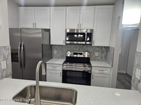 3270 Ricky Drive #202, Jacksonville FL - photo 10 of 17