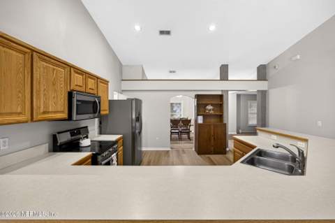 177 Johns Glen Drive, Jacksonville FL - photo 20 of 33