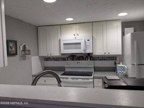 1201 Mayport Landing Circle, Jacksonville FL - photo 8 of 10