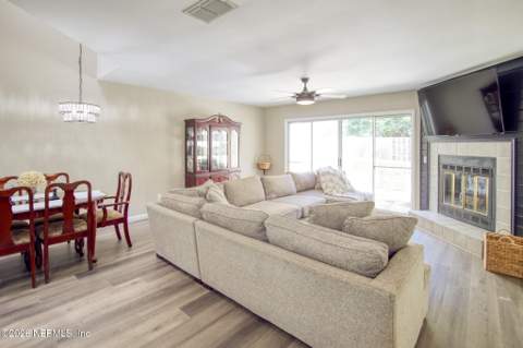 9806 Moorings Drive, Jacksonville FL - photo 7 of 28