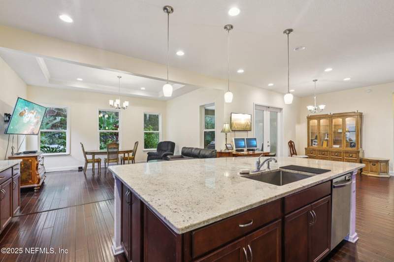 5 bedroom Single Family Residence at 12349 Shady Bridge Trail, Riverton Estates, Jacksonville — photo 3