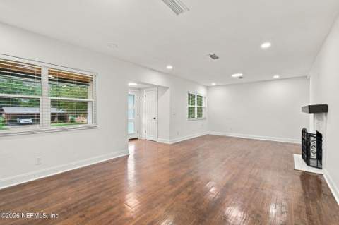 2119 Mercer Circle, Jacksonville FL - photo 11 of 60