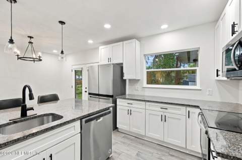2119 Mercer Circle, Jacksonville FL - photo 17 of 60