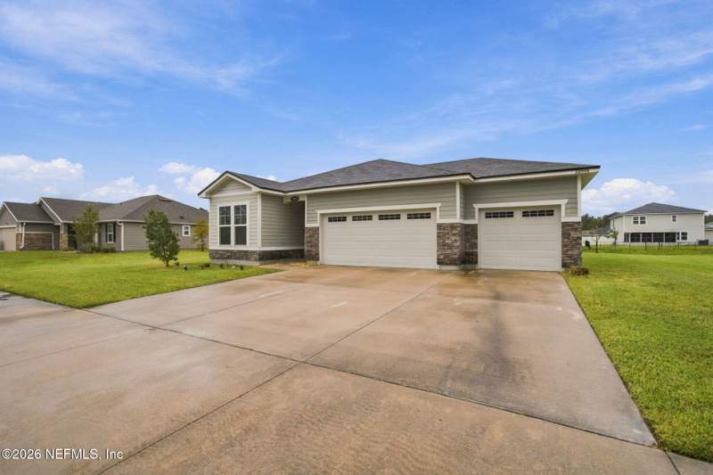 4 bedroom Single Family Residence at 12548 Green Meadow Drive, Greene Meadows, Jacksonville — photo 3