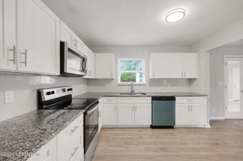 2751 Lansdowne Drive, Jacksonville FL - photo 12 of 33