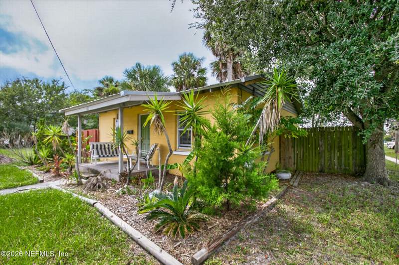 2 bedroom Single Family Residence at 302 S 6th Street, Pablo Beach South, Jacksonville Beach — photo 2