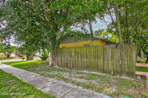 302 S 6th Street, Jacksonville Beach FL - photo 18 of 47