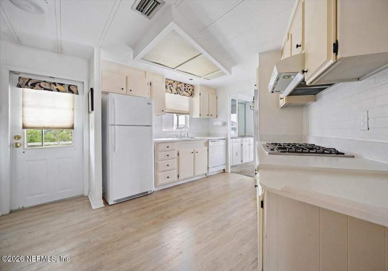 2 bedroom Mobile Home at 232 Sportsman Drive, Sportsman Harbor 2, Welaka — photo 5