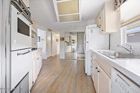 232 Sportsman Drive, Welaka FL - photo 6 of 25