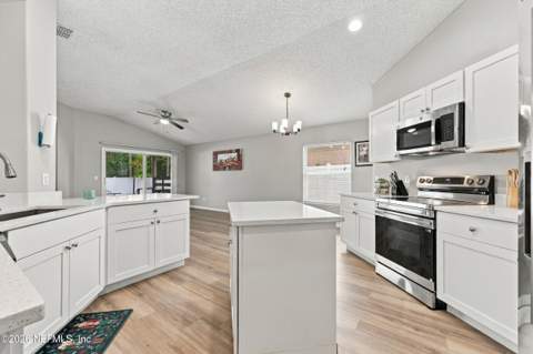 543 Longmill Lane, Orange Park FL - photo 12 of 54