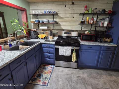 140 Yancey Circle, Satsuma FL - photo 9 of 29