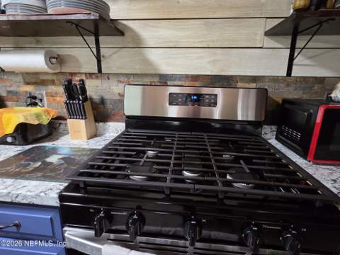 140 Yancey Circle, Satsuma FL - photo 10 of 29