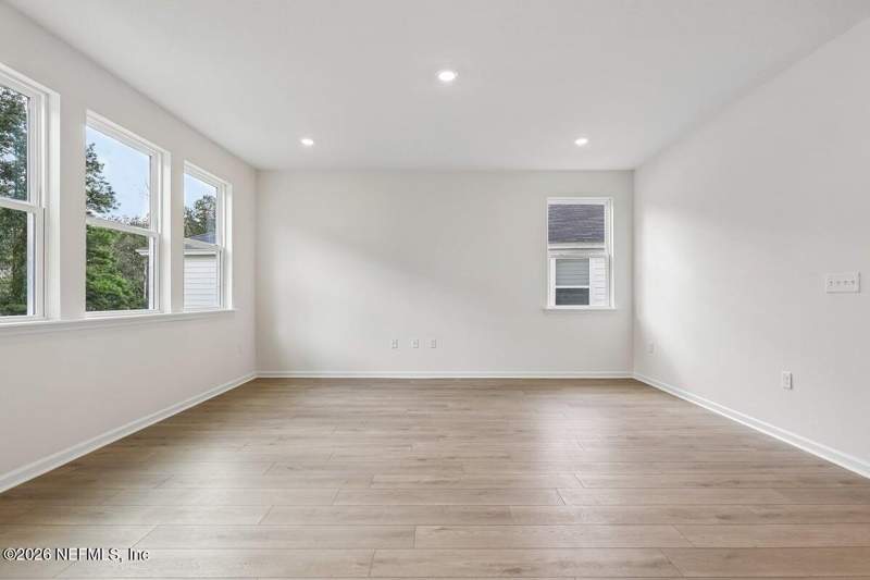 4 bedroom Single Family Residence at 706 Panther Lake Parkway, Panther Creek, Jacksonville — photo 2